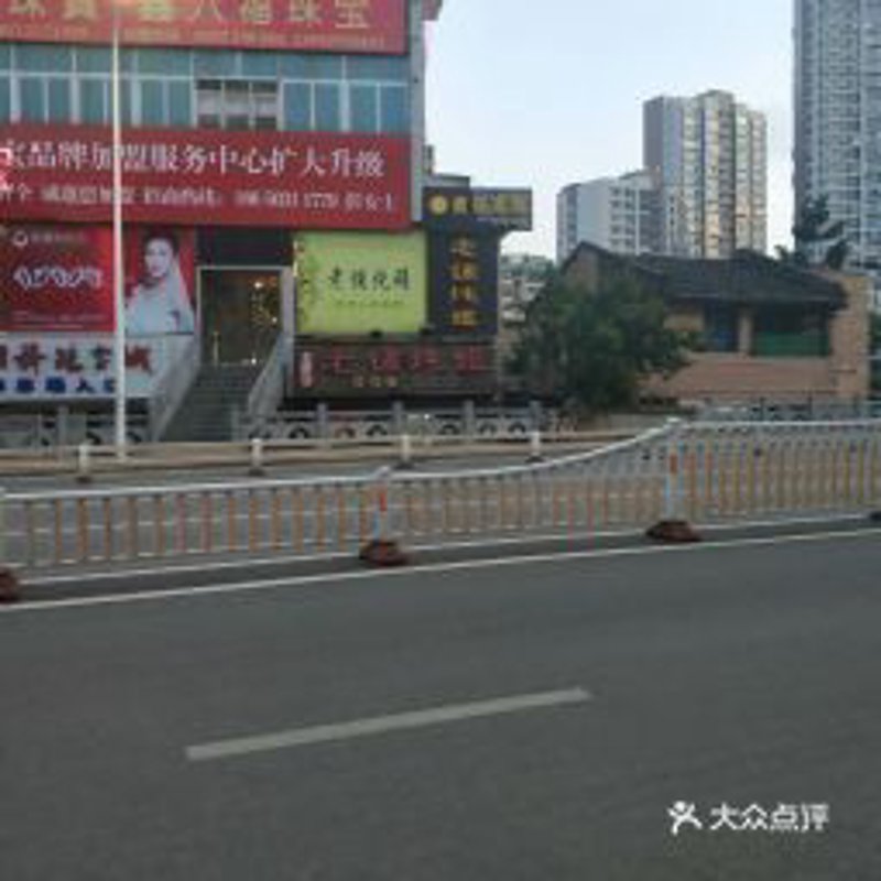 钻石戒指：见证爱情的新时代